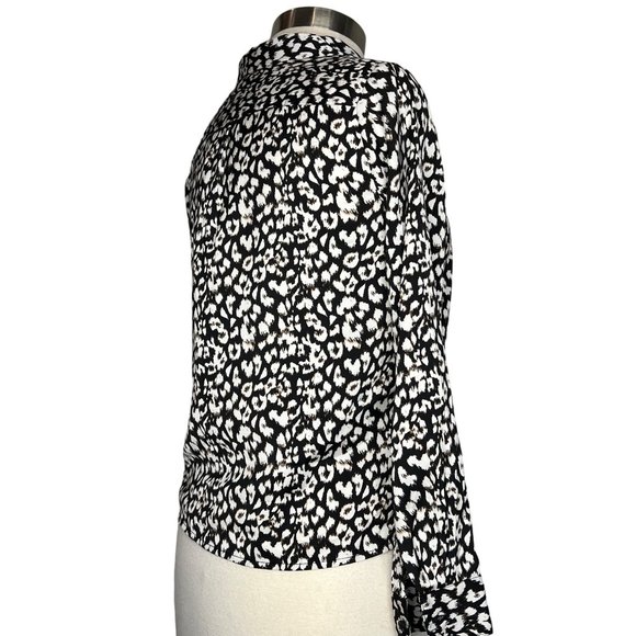 Banana Republic blouse petite XS Leopard black white long sleeve V-neck button f - Picture 5 of 14